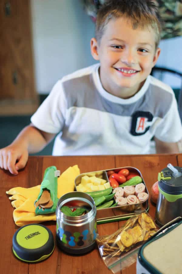 Learn how to pack a Kid-approved Healthy Lunch & a Mighty Nest Giveaway