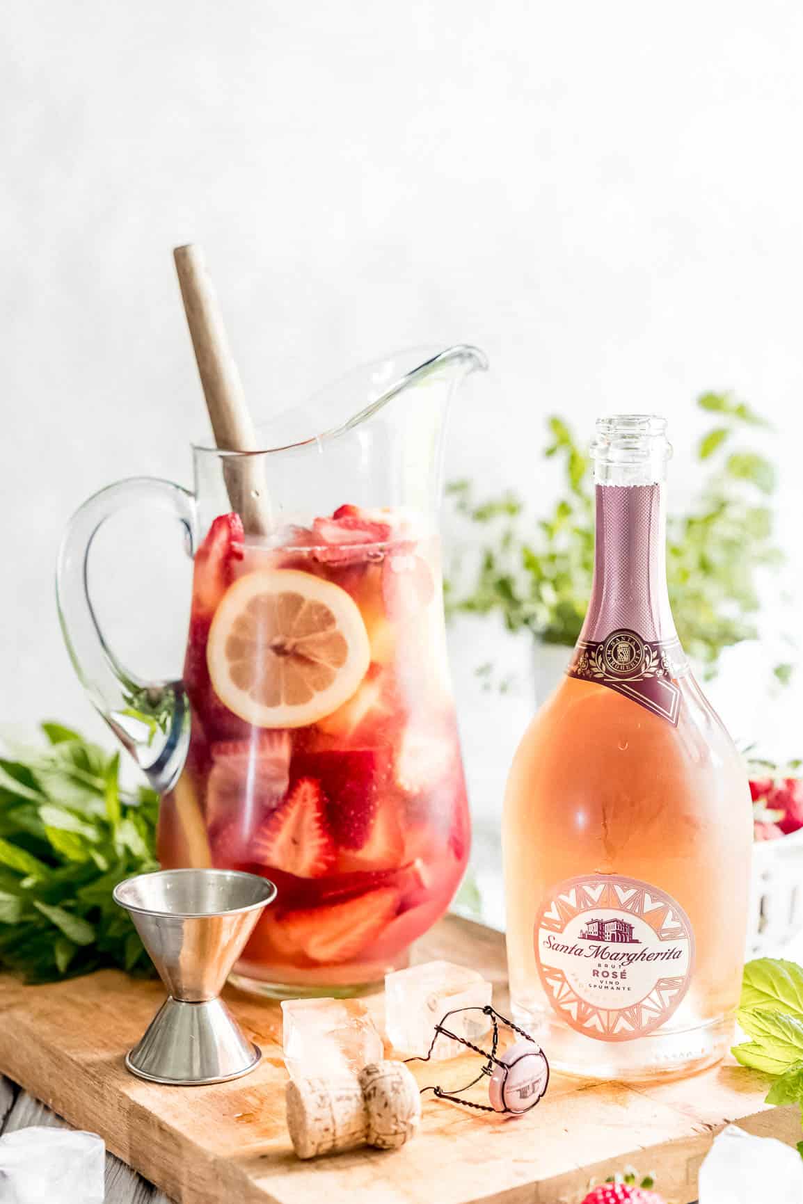 The Best Cocktail of Summer; Sparkling Strawberry Rosé Wine Sangria